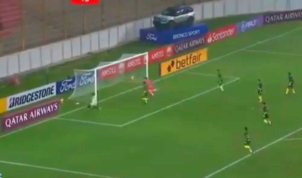 El delantero panameño anotó el 1-0 de Universitario ante Defensa y Justicia por la Copa Libertadores. Foto: captura Fox Sports