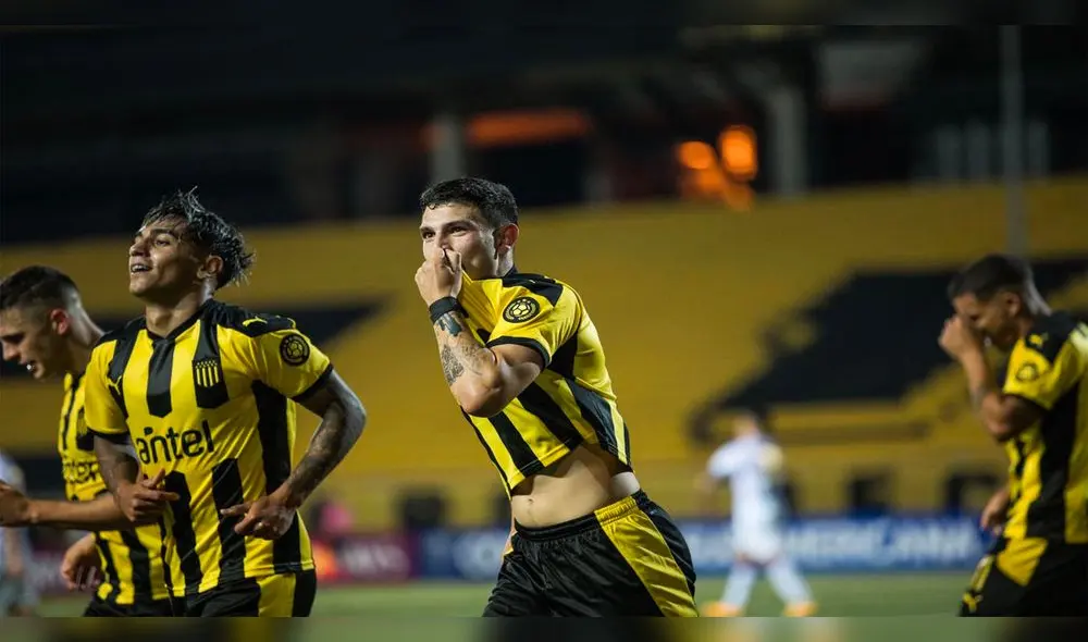 En el cotejo de ida, Peñarol venció por 2-0 con goles de David Terans. Foto: EFE