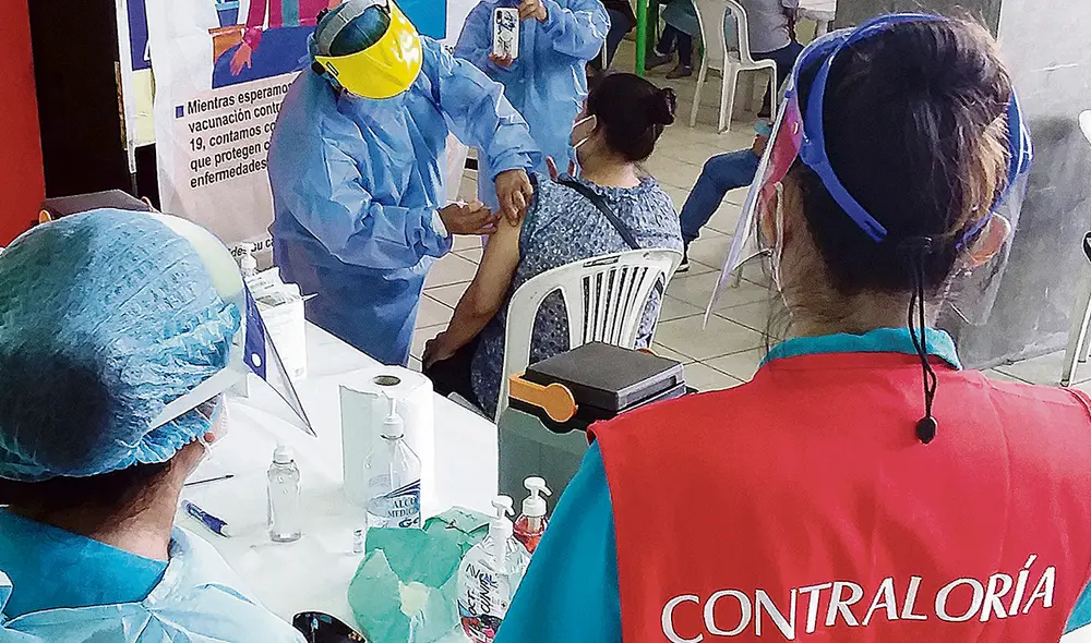 Control. La Contraloría visita vacunatorios y verifica suministros, pero no está en todos lados. Foto: difusión Control. La Contraloría visita vacunatorios y verifica suministros, pero no está en todos lados. Foto: difusión