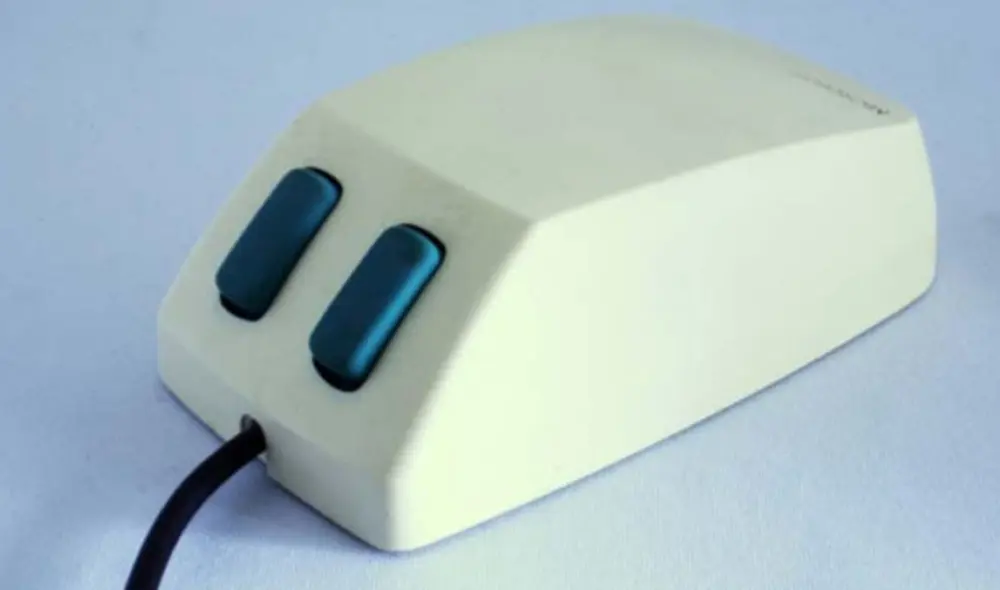 El dispositivo tenía dos botones de color verde al frente. Foto: Unocero