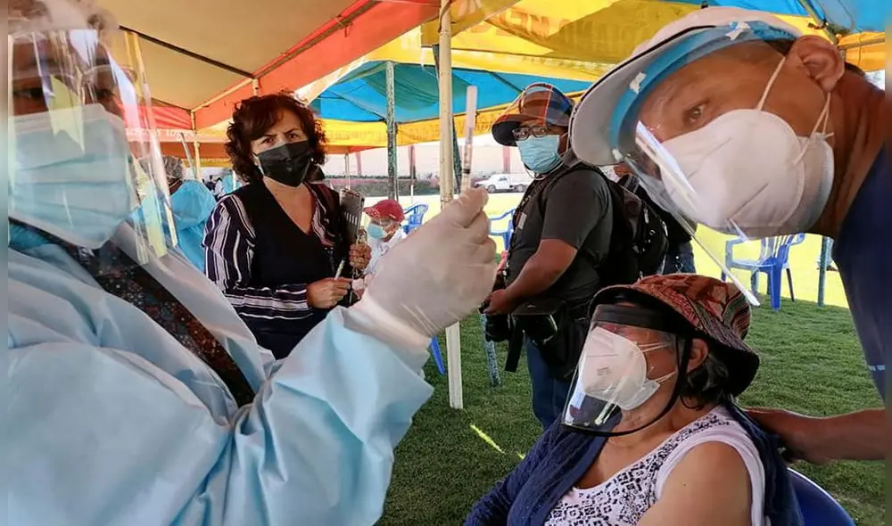 Vacunadores tendrán que mostrar jeringa llena antes de aplicar dosis. Foto: Fiscalía Arequipa