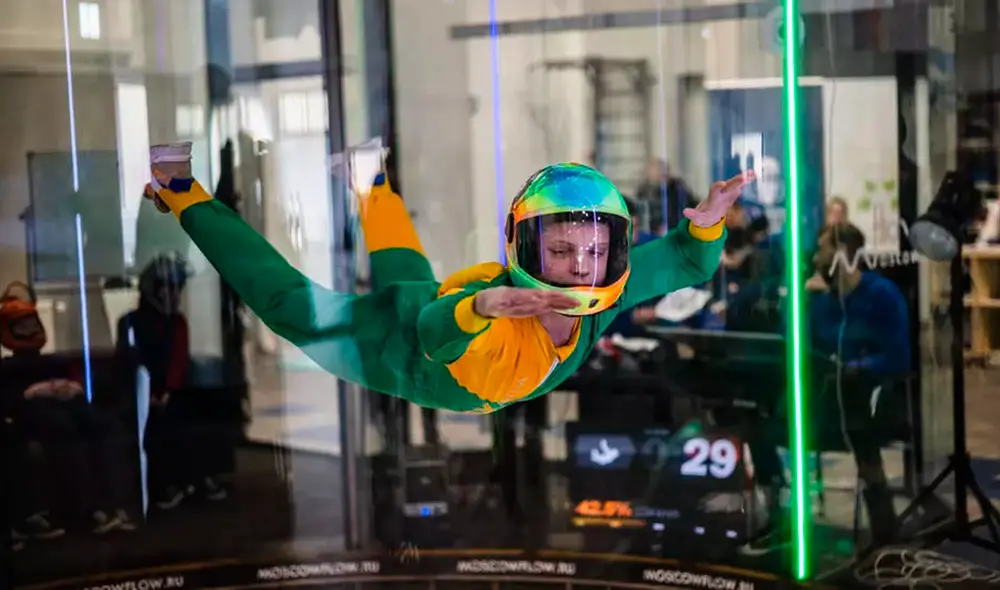 Los vuelos en los simuladores “hacen trabajar los músculos y las articulaciones que no están activas en la vida cotidiana”, explicó una especialista en reeducación física. Foto: AFP Los vuelos en los simuladores “hacen trabajar los músculos y las articulaciones que no están activas en la vida cotidiana”, explicó una especialista en reeducación física. Foto: AFP