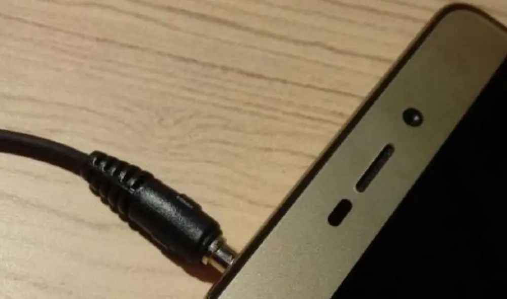 El jack de audio ya se ha convertido en una característica obsoleta para los fabricantes. Foto: FayerWayer