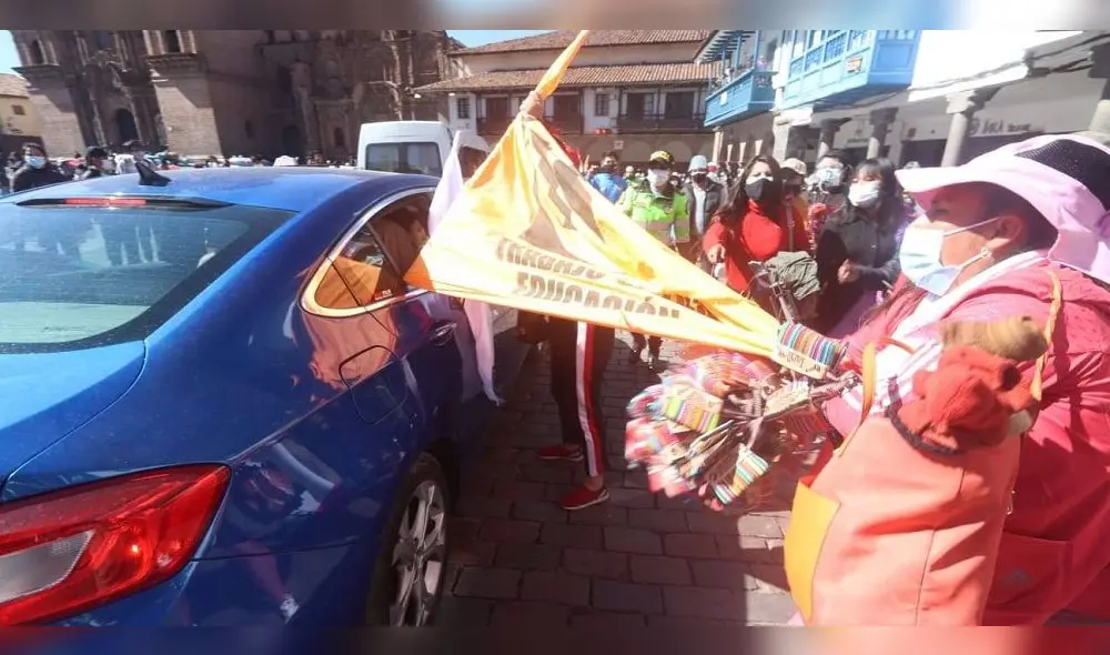 Se registró incidentes este sábado por la mañana en la Plaza Mayor de Cusco. Foto: difusión Se registró incidentes este sábado por la mañana en la Plaza Mayor de Cusco. Foto: difusión