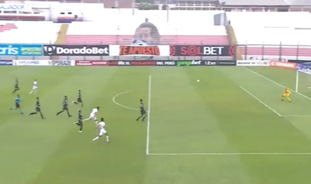 Ayacucho saca ventaja a Universitario, tras expulsión de Flores. Foto: captura Gol Perú Ayacucho saca ventaja a Universitario, tras expulsión de Flores. Foto: captura Gol Perú