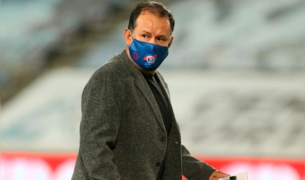 Juan Reynoso fue campeón en Cruz Azul como jugador en 1997. Foto: EFE