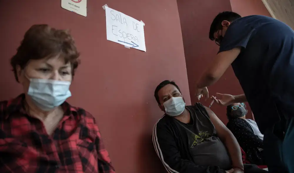 Actores privados no intervinieron en la compra de vacunas en Chile. Foto: AFP Actores privados no intervinieron en la compra de vacunas en Chile. Foto: AFP