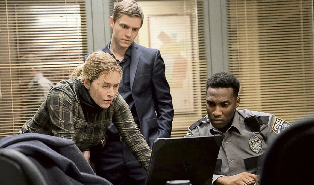 Escena. Winslet junto a Evan Peters. Foto: difusión