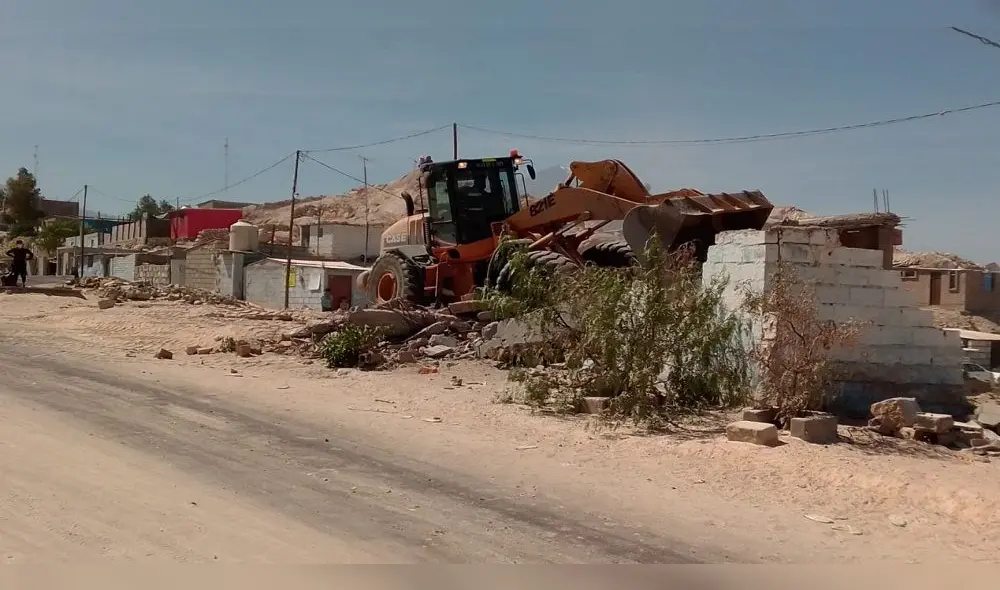Con ayuda de un cargador frontal y un volquete, realizarán la apertura de la vía. Foto: Municipalidad de Cerro Colorado Con ayuda de un cargador frontal y un volquete, realizarán la apertura de la vía. Foto: Municipalidad de Cerro Colorado