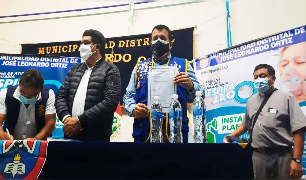 Representantes de la comuna de JLO y el Rotary Club Villarreal firmaron convenio para adquirir planta de oxígeno. Foto: Facebook