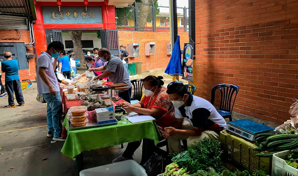 Los bonos autorizados en Venezuela son usados por gran cantidad para personas para comprar alimentos en medio de la grave crisis que padece el país caribeño. Foto: EFE Los bonos autorizados en Venezuela son usados por gran cantidad para personas para comprar alimentos en medio de la grave crisis que padece el país caribeño. Foto: EFE