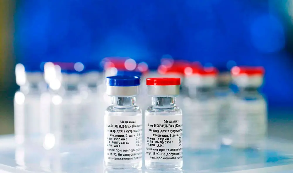 Sputnik V fue registrada en Rusia el 11 de agosto de 2020 y consta de dos dosis que se aplican con un intervalo de 21 días. Foto: AFP Sputnik V fue registrada en Rusia el 11 de agosto de 2020 y consta de dos dosis que se aplican con un intervalo de 21 días. Foto: AFP