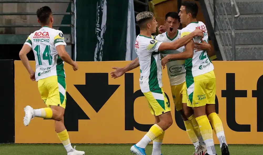 Walter Bou firmó su doblete con Defensa y Justicia ante Palmeiras. Foto: EFE Walter Bou firmó su doblete con Defensa y Justicia ante Palmeiras. Foto: EFE