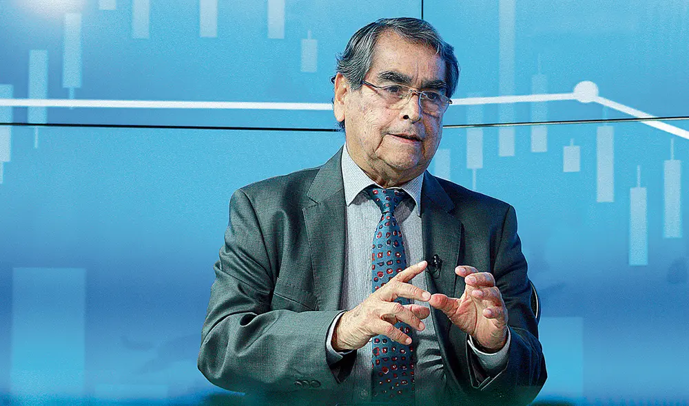 Activo. El ministro Ugarte señala que la actual gestión dejará todo listo para que el gobierno que se inicie en julio continúe el plan nacional de vacunación. Foto: Virgilio Grajeda/La República Activo. El ministro Ugarte señala que la actual gestión dejará todo listo para que el gobierno que se inicie en julio continúe el plan nacional de vacunación. Foto: Virgilio Grajeda/La República