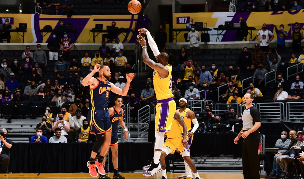 Lakers avanzó a los playoffs de la NBA luego de derrotar a Warriors. Foto: AFP