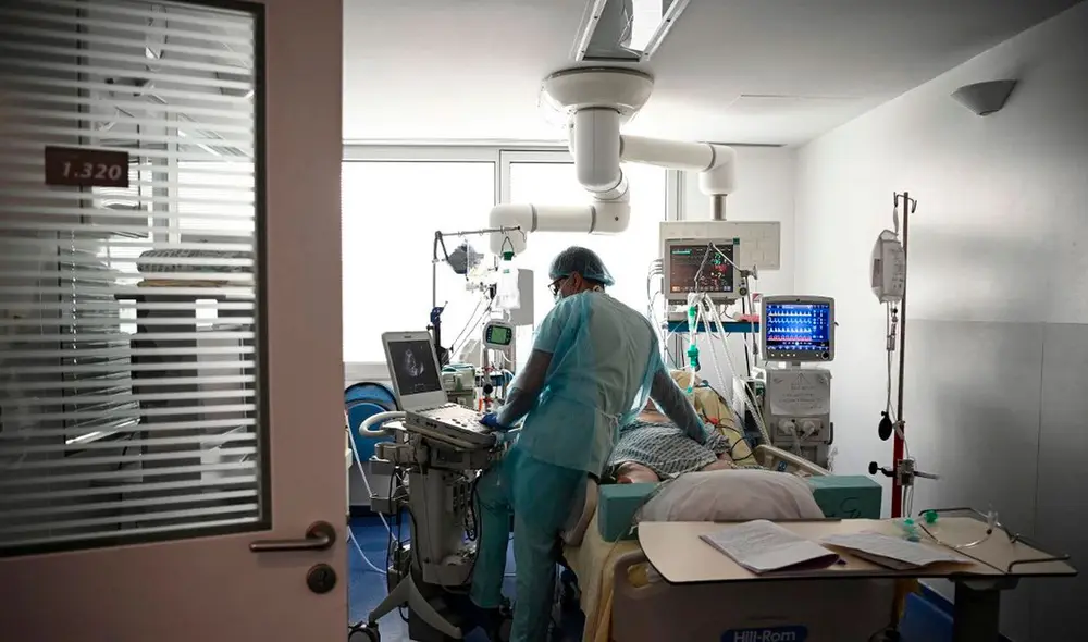 La menor está recuperada, logrando moverse y sonreír junto a sus padres. Foto: referencial, AFP