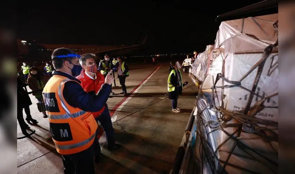 El ministro de Cultura, Alejandro Neyra, estuvo presente para el recibimiento de estas vacunas. Foto: Ministerio de Cultura El ministro de Cultura, Alejandro Neyra, estuvo presente para el recibimiento de estas vacunas. Foto: Ministerio de Cultura