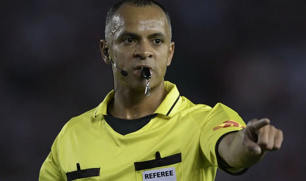 Wilton Sampaio ya sabe lo que es arbitrarle a la selección peruana. Foto: EFE Wilton Sampaio ya sabe lo que es arbitrarle a la selección peruana. Foto: EFE