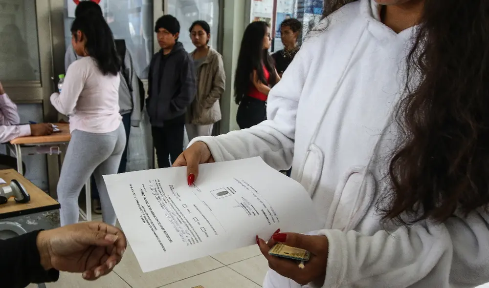 Beca 18 está dirigida a los alumnos con buen rendimiento académico y con bajos recursos económicos. Foto: LR Beca 18 está dirigida a los alumnos con buen rendimiento académico y con bajos recursos económicos. Foto: LR