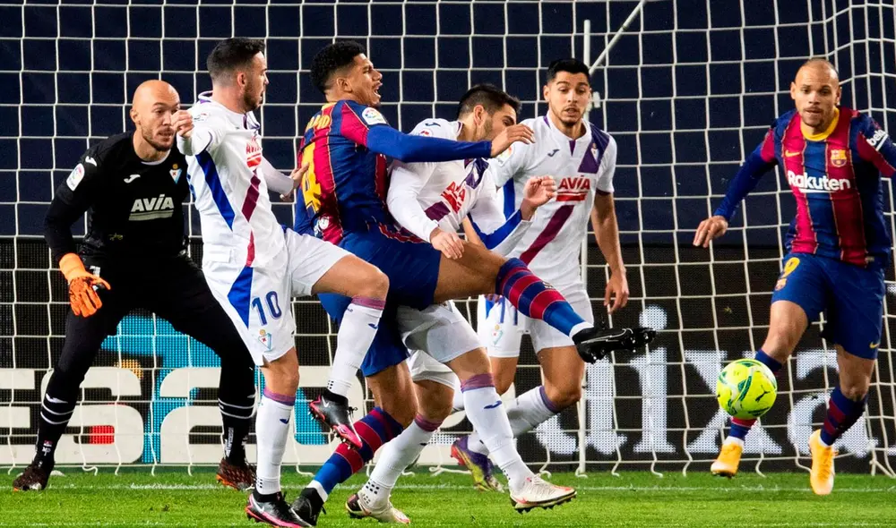 El último enfrentamiento entre Barcelona y Eibar terminó 1-1. Foto: EFE