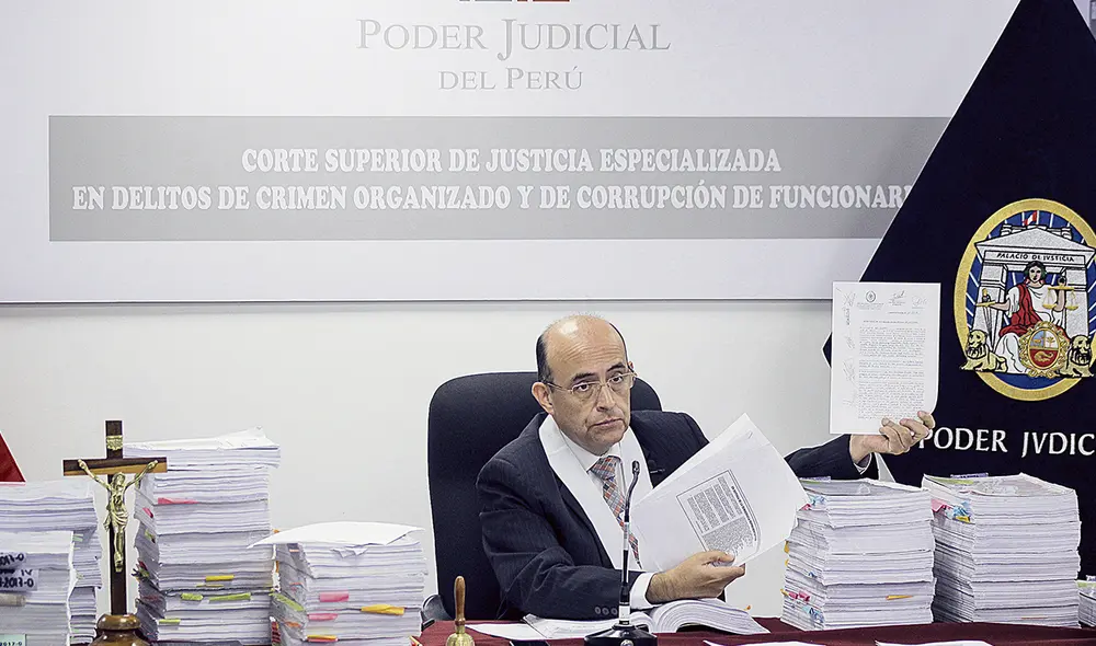 Se puede escoger. Acusados en el proceso a Keiko Fujimori sustentaron pedido para retirar al juez Víctor Zúñiga. Foto: Antonio Melgarejo/La República Se puede escoger. Acusados en el proceso a Keiko Fujimori sustentaron pedido para retirar al juez Víctor Zúñiga. Foto: Antonio Melgarejo/La República