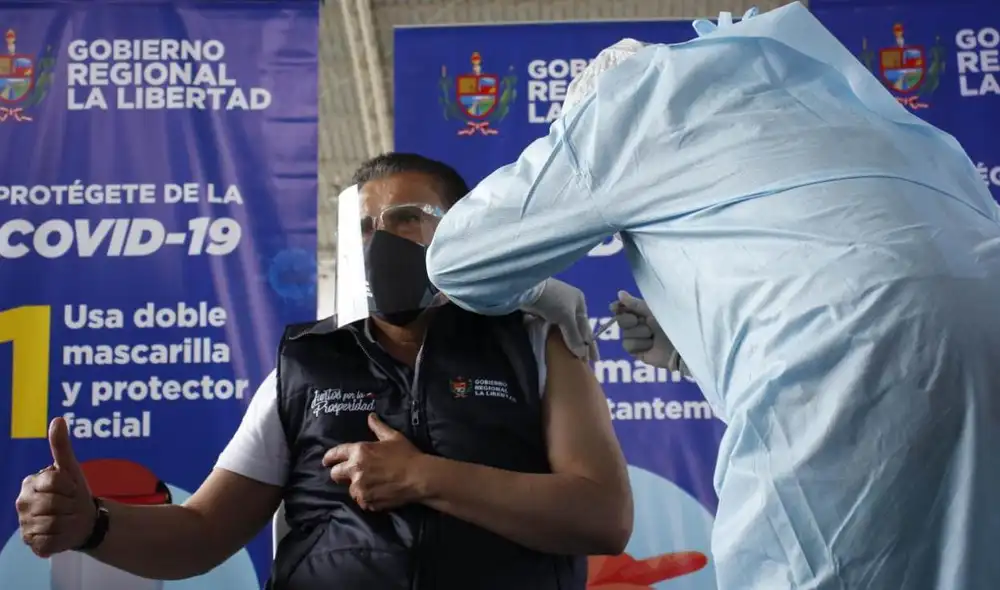 Autoridad regional dijo que la población vacunada igual debe seguir cuidándose. Foto: Arturo Gutarra Autoridad regional dijo que la población vacunada igual debe seguir cuidándose. Foto: Arturo Gutarra