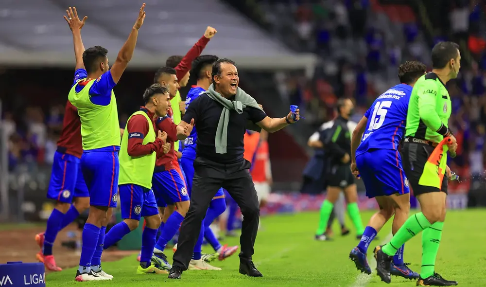 Cruz Azul, de Juan Reynoso, jugará la final número 17 de su historia. Foto: Twitter TUDN MEX Cruz Azul, de Juan Reynoso, jugará la final número 17 de su historia. Foto: Twitter TUDN MEX