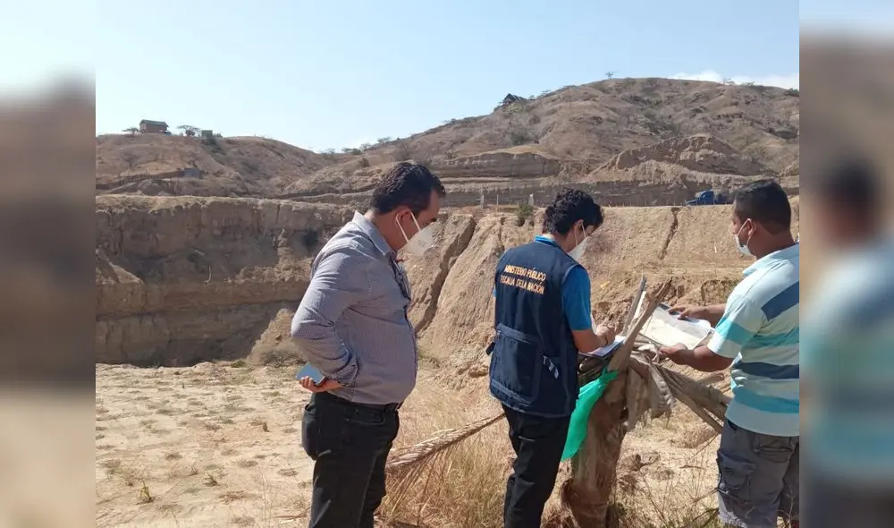 Fiscal verificó zona en litigio. Foto: Willy Martínez Fiscal verificó zona en litigio. Foto: Willy Martínez