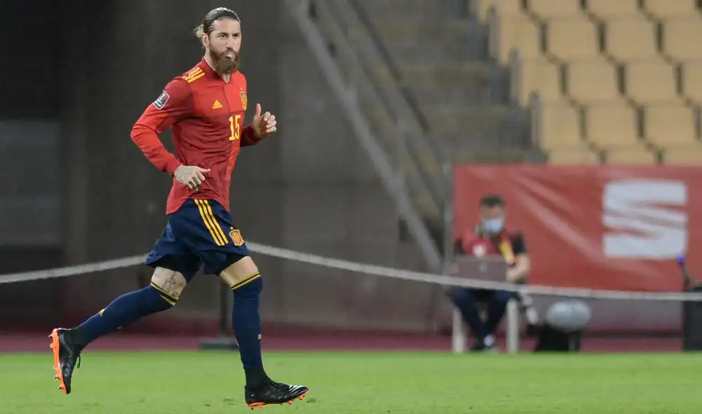 Sergio Ramos tiene tres títulos con la selección española: dos eurocopas y un mundial. Foto: AFP/Cristina Quicler