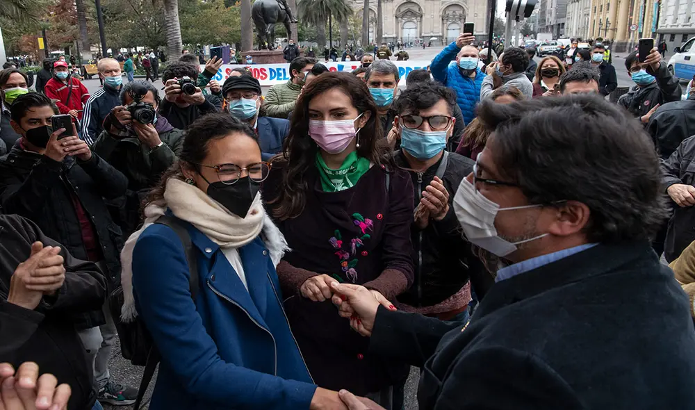 Daniel Jadue (d) es el primer aspirante de este siglo del Partido Comunista de Chile con serias opciones de llegar a la presidencia. Foto: AFP Daniel Jadue (d) es el primer aspirante de este siglo del Partido Comunista de Chile con serias opciones de llegar a la presidencia. Foto: AFP