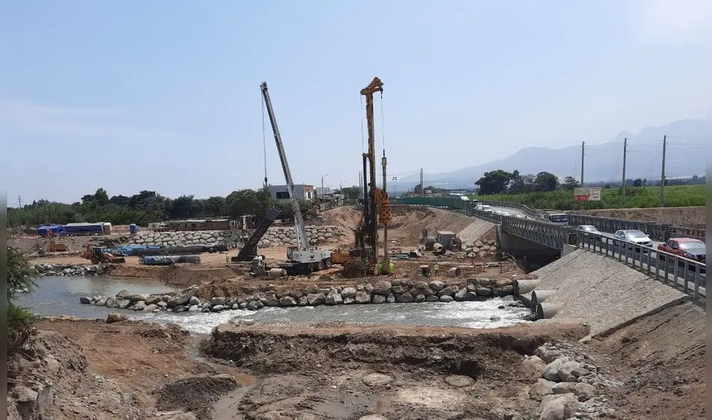 Continúan los trabajos para el moderno puente Virú que colapsó el 2017. Foto: Aunor Continúan los trabajos para el moderno puente Virú que colapsó el 2017. Foto: Aunor