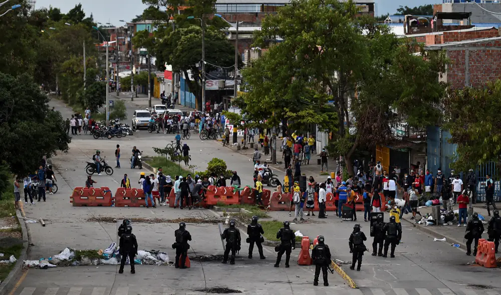 Colombia registra fuertes enfrentamientos desde el pasado 28 de abril en respuesta a las reformas tributarias que buscaba implementar el Gobierno de Duque. Foto: AFP