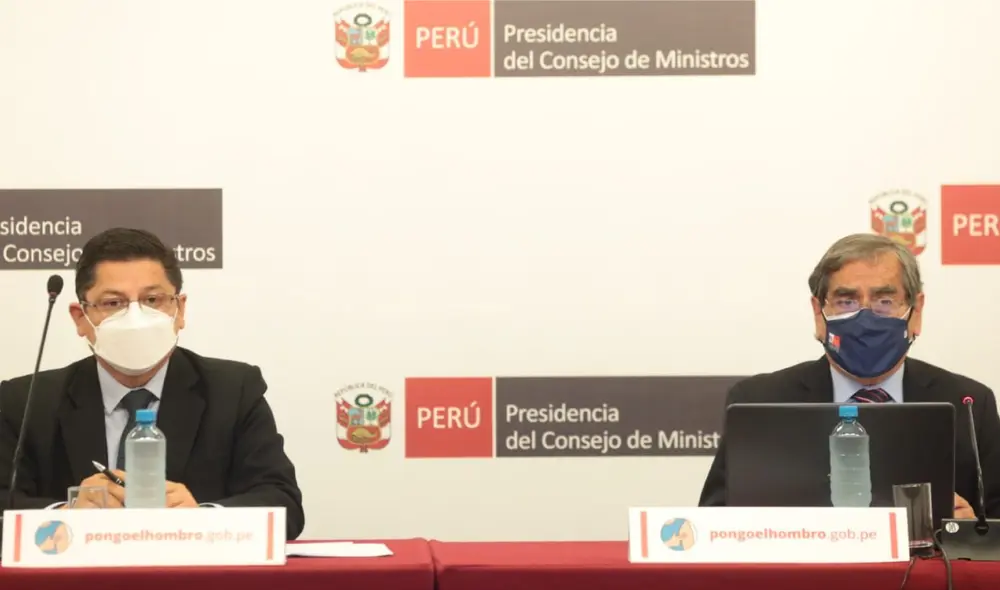 El ministro de Salud, Óscar Ugarte, y el ministro de Justicia, Eduardo Vega, ofrecieron conferencia de prensa en el día 435 del estado de emergencia. Foto: PCM El ministro de Salud, Óscar Ugarte, y el ministro de Justicia, Eduardo Vega, ofrecieron conferencia de prensa en el día 435 del estado de emergencia. Foto: PCM