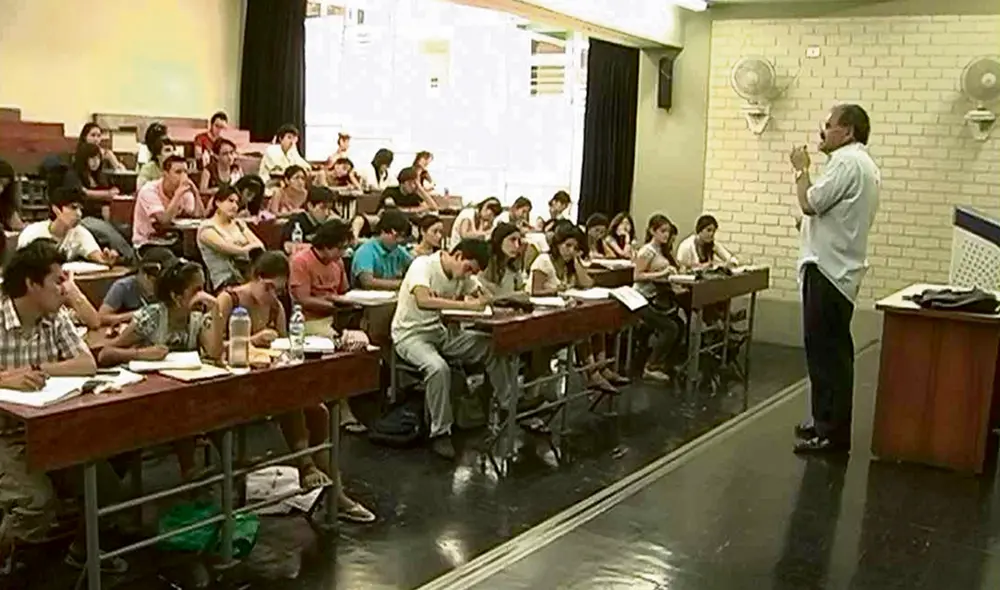 Egresados. Norma promulgada por el Congreso es para universidades públicas y privadas. Foto: difusión