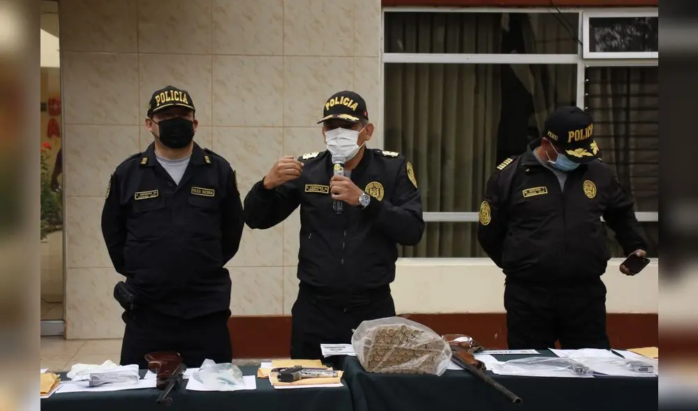 El general Carlos Céspedes señaló que investigan a dos oficiales por presunto soborno. Foto: Arturo Gutarra
