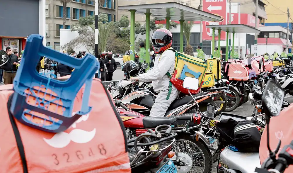 Empleadores deberán de brindarle un seguro de salud a sus trabajadores. Foto: John Reyes / La República.