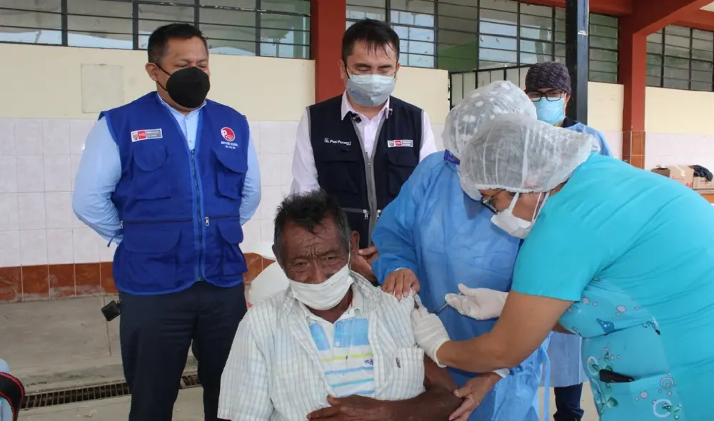Hay cinco locales habilitados para vacunar a los adultos mayores de ochenta años. Foto: Diresa