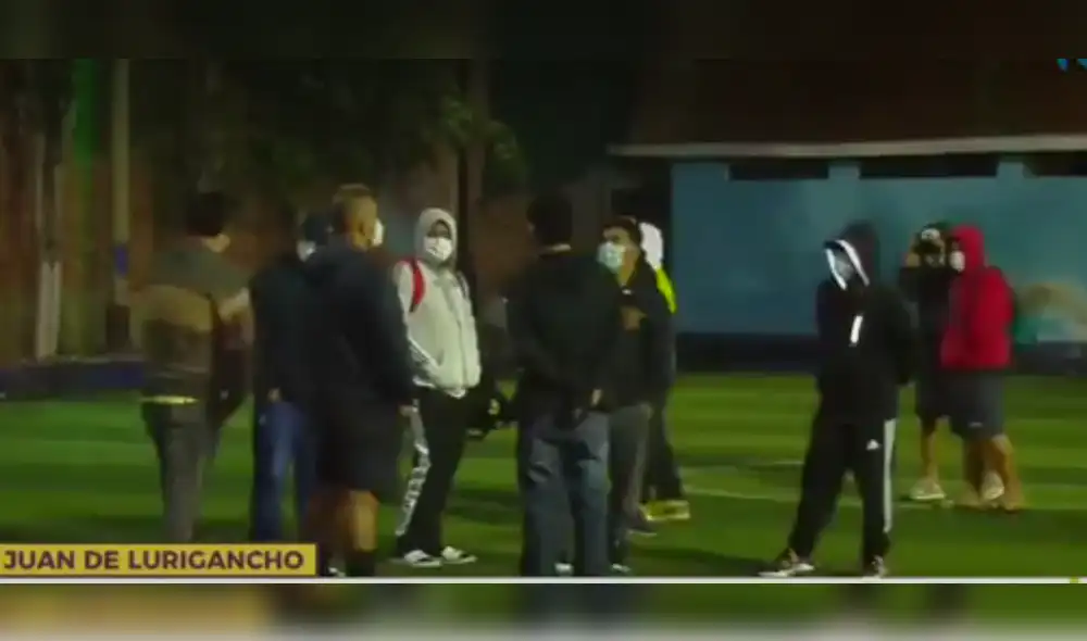 PNP intervino a otros 40 ciudadanos que ingerían bebidas alcohólicas en toque de queda. Foto: captura/ Canal N PNP intervino a otros 40 ciudadanos que ingerían bebidas alcohólicas en toque de queda. Foto: captura/ Canal N