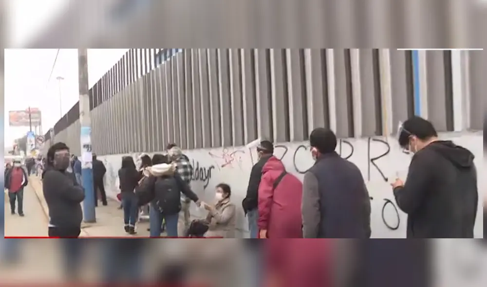 Ciudadanos piden que vacunación se realice con celeridad. Foto: captura/ América Noticias