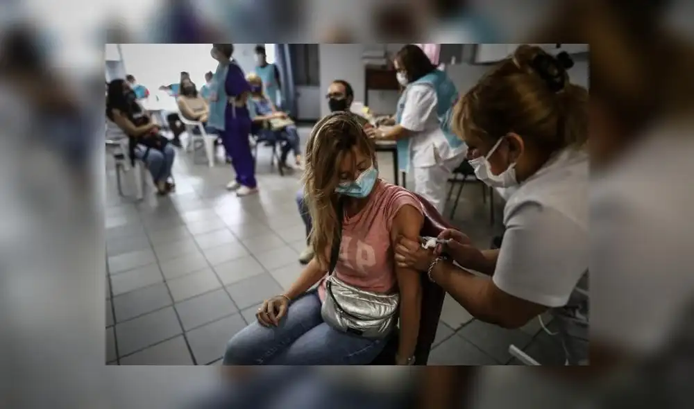 Las inmunizaciones avanzan en Argentina. Foto: EFE