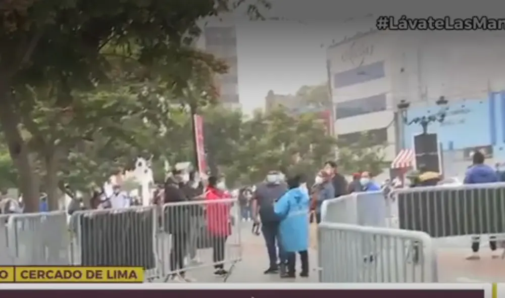 Algunos ciudadanos llegaron desde las 4 a. m. Foto: captura de Canal N Algunos ciudadanos llegaron desde las 4 a. m. Foto: captura de Canal N