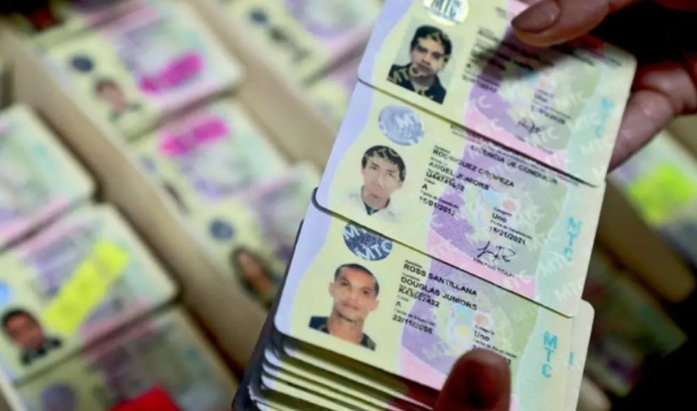 Licencias de clase A (categorías II-a, II-b y III-a) se otorgan para manejar taxis, camiones, ambulancias, ómnibus, entre otros vehículos. Foto: MTC