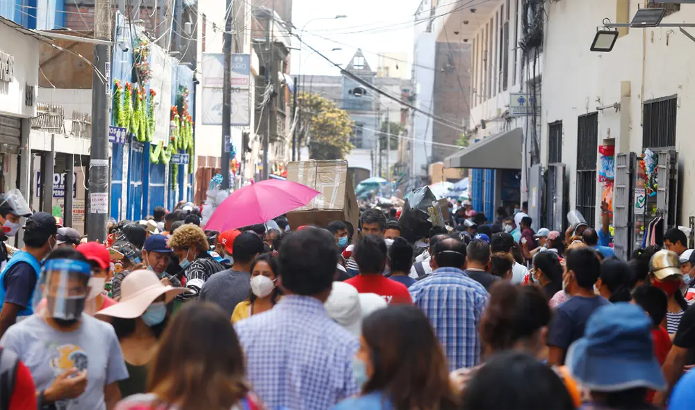 Gobierno instó a las personas a que respeten las medidas sanitarias y eviten aglomeraciones para contener el avance del coronavirus. Foto: Carlos Contreras /La República Gobierno instó a las personas a que respeten las medidas sanitarias y eviten aglomeraciones para contener el avance del coronavirus. Foto: Carlos Contreras /La República