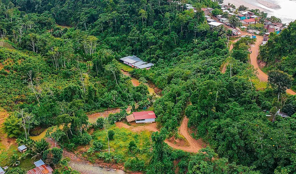 El dato. Ubicación de los locales atacados por los narcoterroristas: primero La Quebradita y más abajo, a unos 30 metros, Carla. Foto: Aldair Mejía / La República