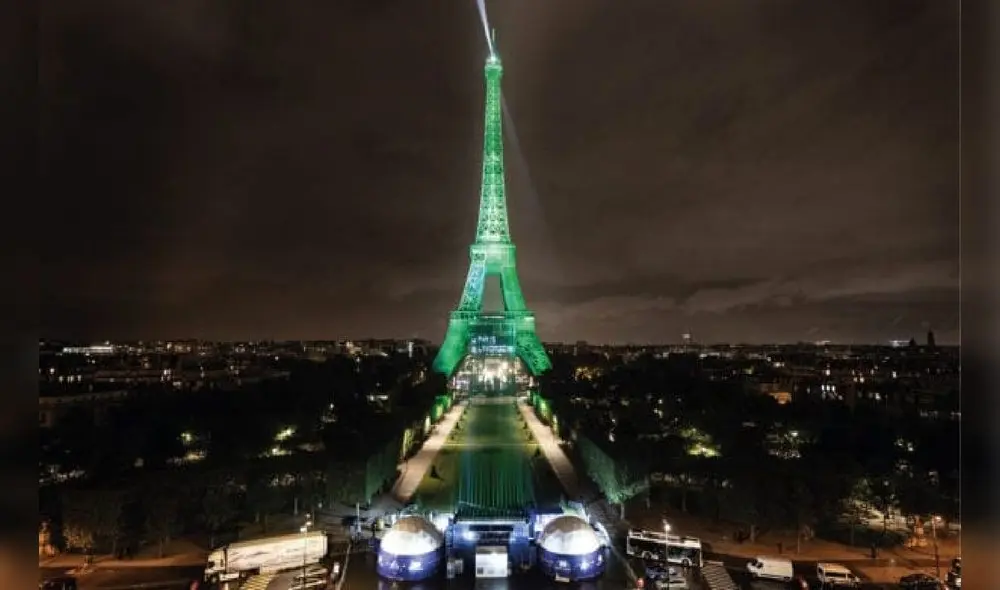 La iluminación de la Torre Eiffel se enmarca en el plan actual para la transición energética en Francia. Foto: Twitter @energy_observer