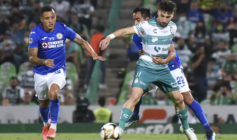 Cruz Azul y Santos definen al campeón del Clausura de Liga MX 2021. Foto: AFP