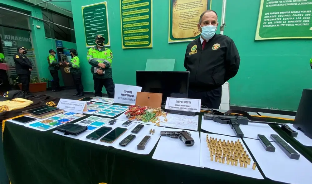 Tras capturar a los presuntos delincuentes, PNP incautó armamento ilícito en sus domicilios. Foto: Raúl Egúsquiza/URPI-LR