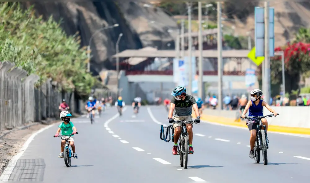 Familias pueden seguir disfrutando de la Costa Verde en bicicletas. Foto: difusión Familias pueden seguir disfrutando de la Costa Verde en bicicletas. Foto: difusión
