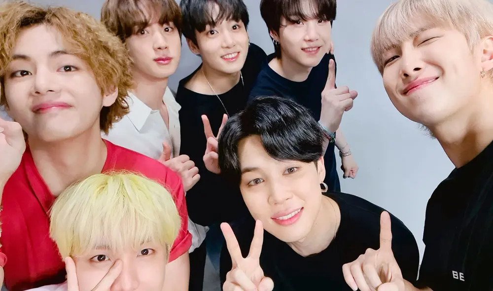 Taehyung, Hoseok, Seokjin, Jungkook, Jimin, SUga y RM posando tras su triunfo en el HOT100. Foto: Big Hit