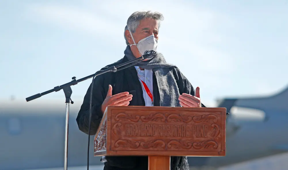 El presidente Francisco Sagasti arribó a Puno para entregar dosis de vacunas. Foto: Presidencia Perú